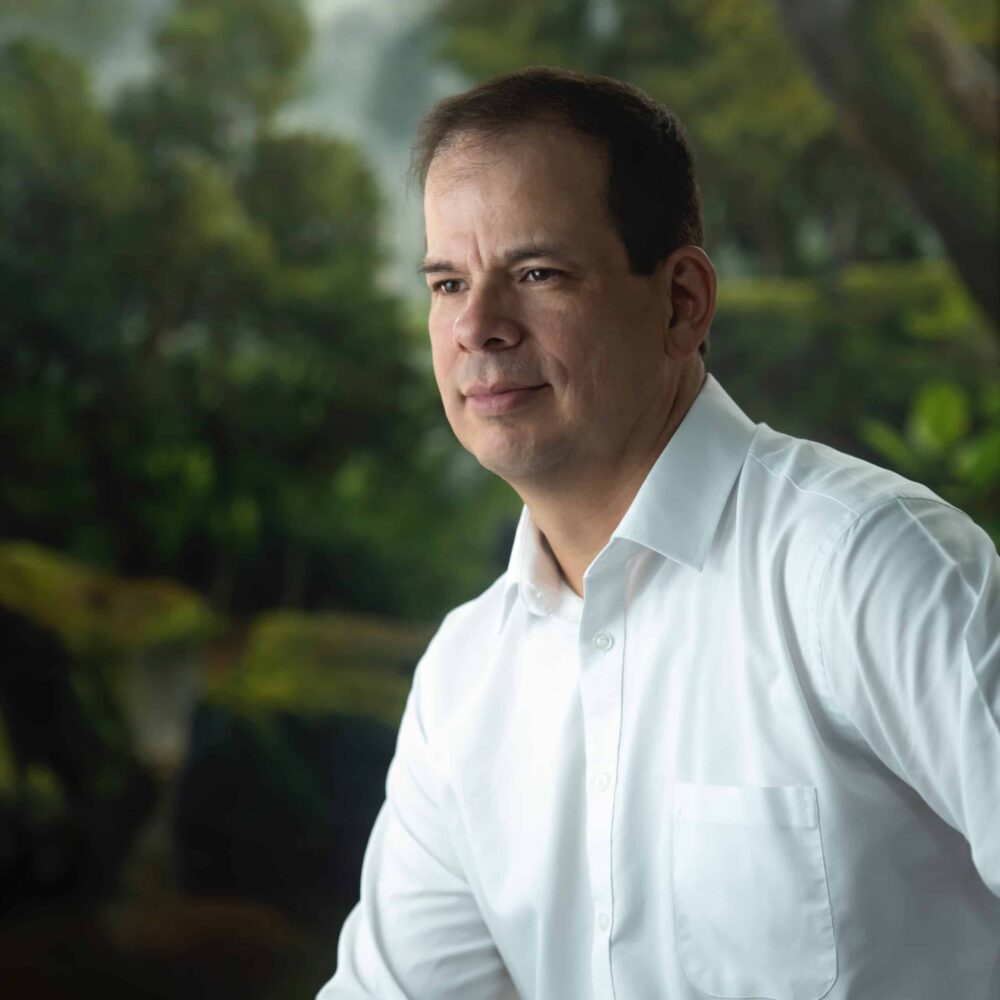 Gilberto Ramírez Artist Headshot