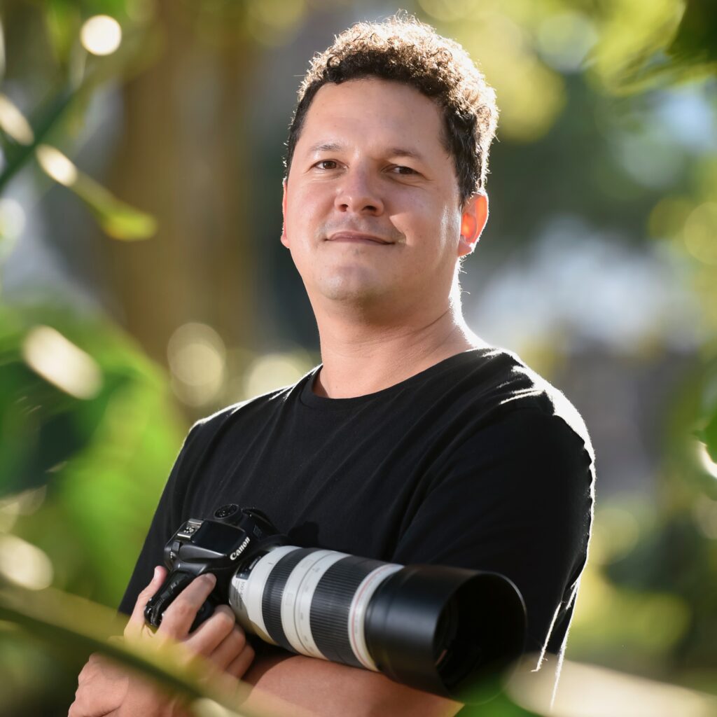 Portrait of Costa Rican photographer Leonardo Ureña.